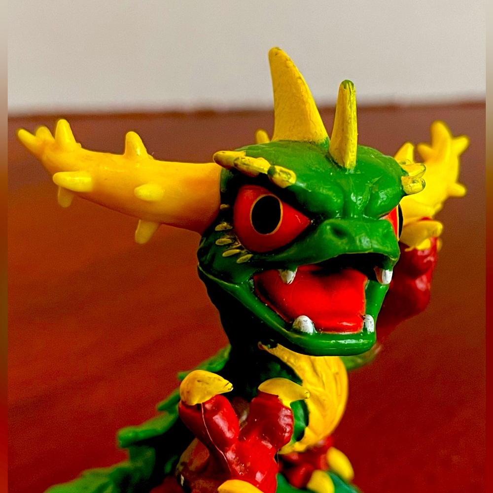 Thorn horn Camo skylanders adventure.$20 obo gently used/fast ship to USA.thanx